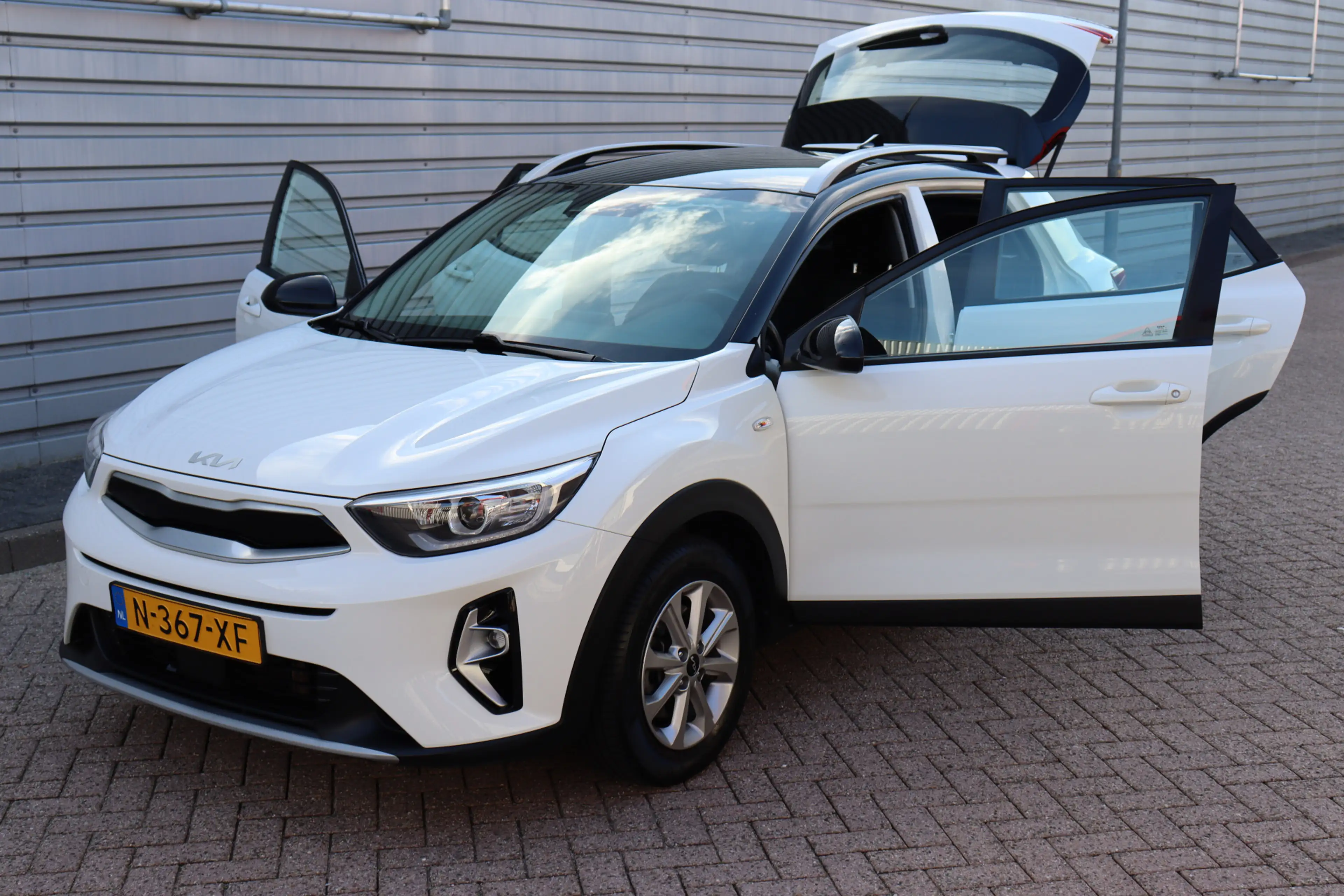 Kia Stonic 1.0 T-GDi MHEV DynamicLine O.a: Clima, Navi, Ad. C — photo 21