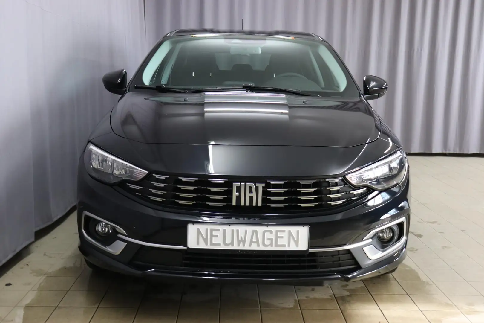 Fiat Tipo 5-Türer CITY LIFE 1.5 GSE 96kW DCT Sie sparen 1... Schwarz - 2