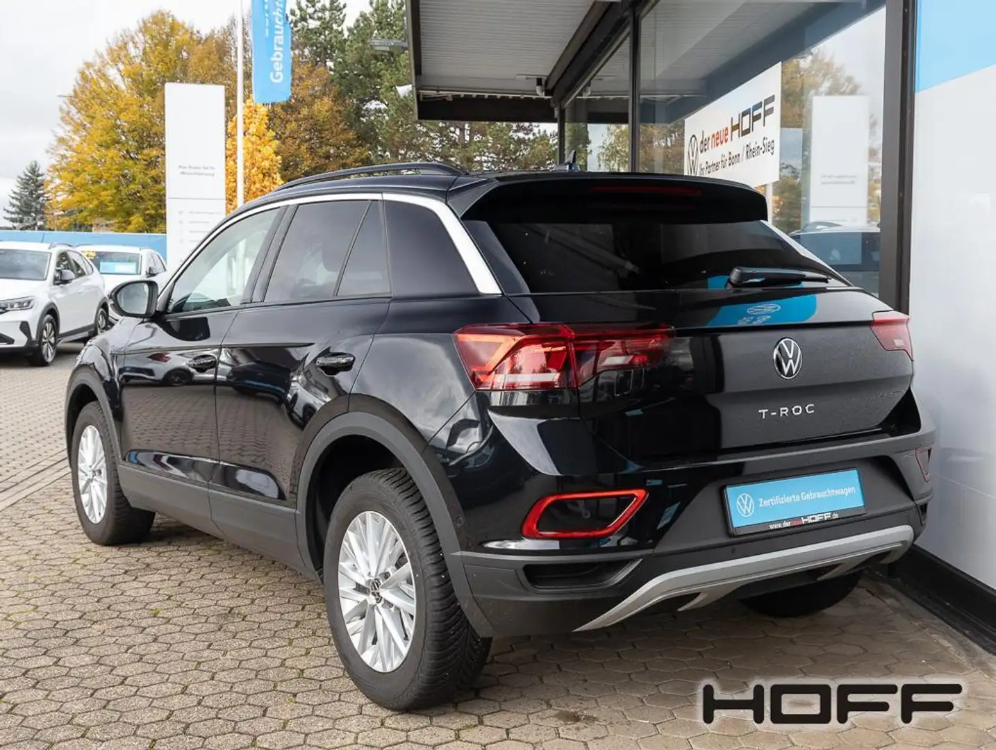 Volkswagen T-Roc 1.0 TSI Life Navi Bluetooth LED Allwetter Zwart - 2