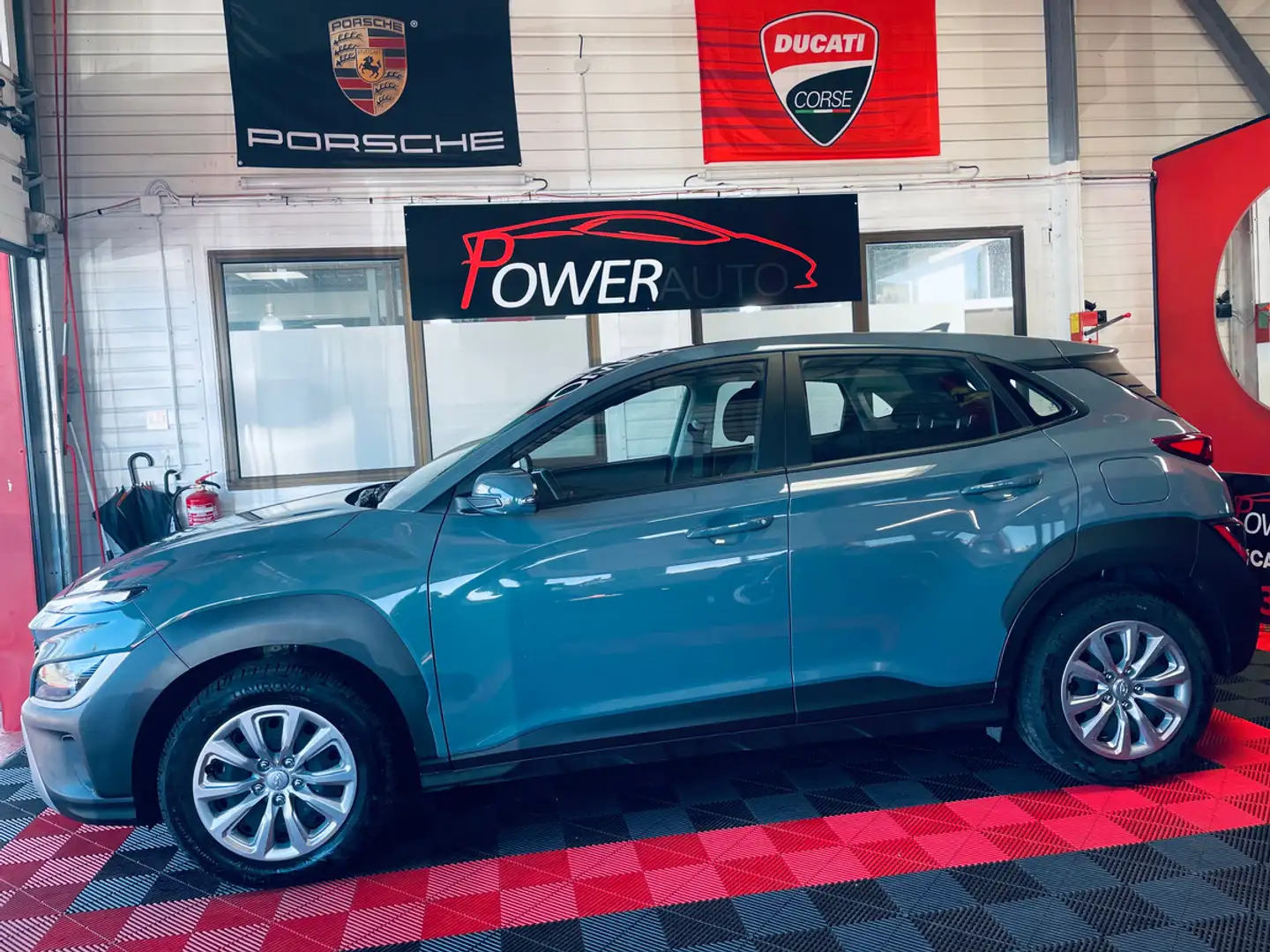 Hyundai KONA 1.0 t-gdi hybrid 48v 120CV 11134KMS Noir - 2