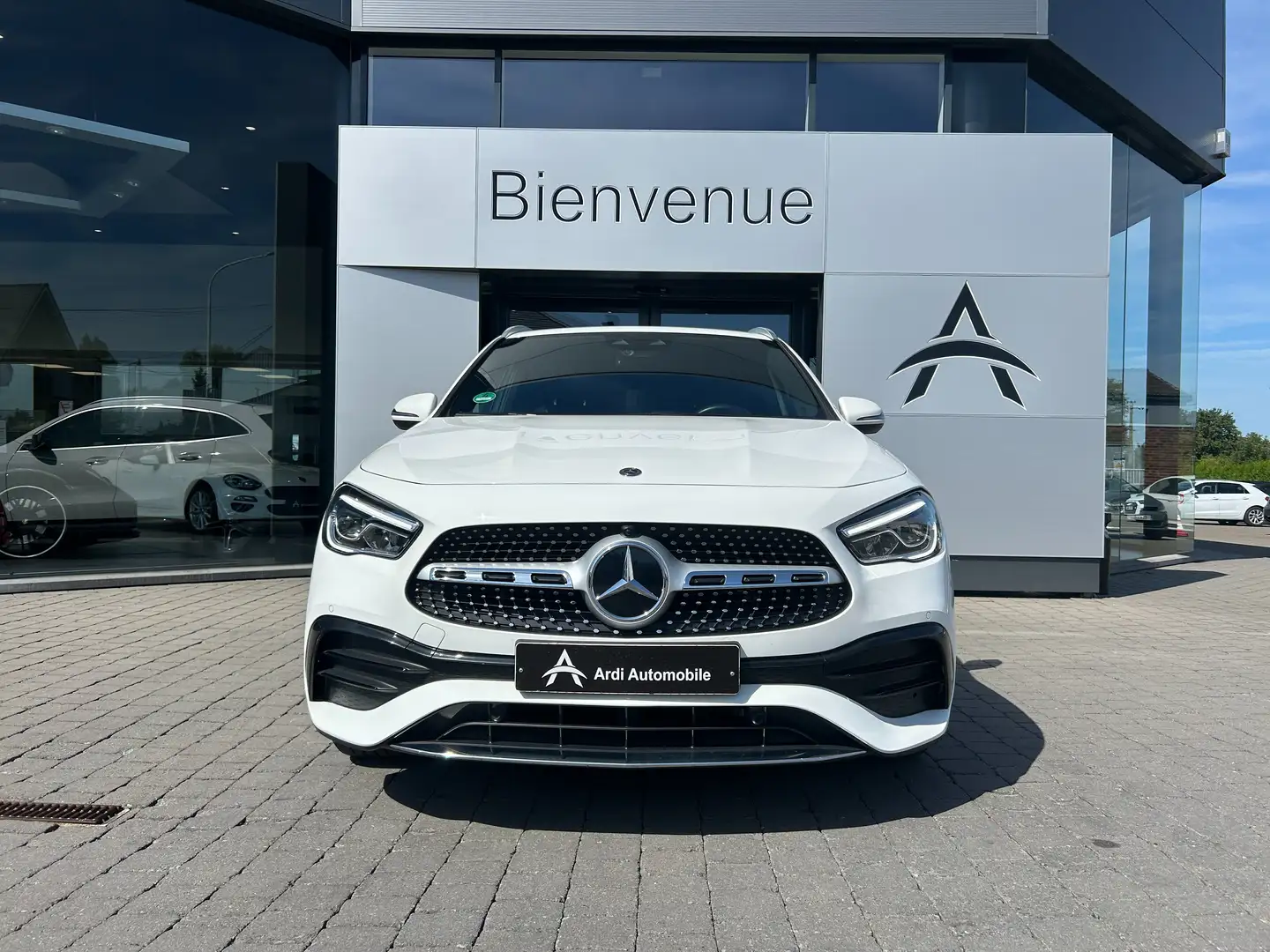 Mercedes-Benz GLA 200 *GARANTIE*PACK AMG*CAMERA*ALCANTARA*GPS* Blanc - 2