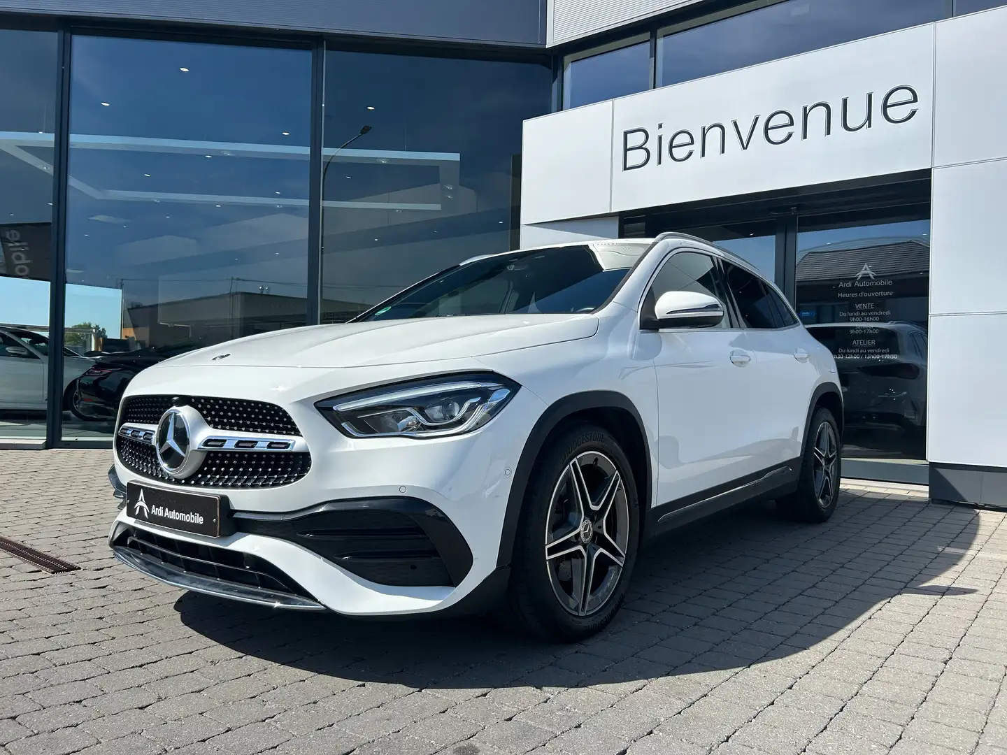 Mercedes-Benz GLA 200 *GARANTIE*PACK AMG*CAMERA*ALCANTARA*GPS* Blanc - 1