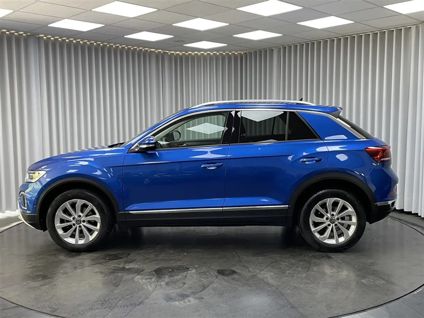 Volkswagen T-Roc 1.5 TSi / Style / IQ Light / Pano dak / ACC / Cam Blauw - 2
