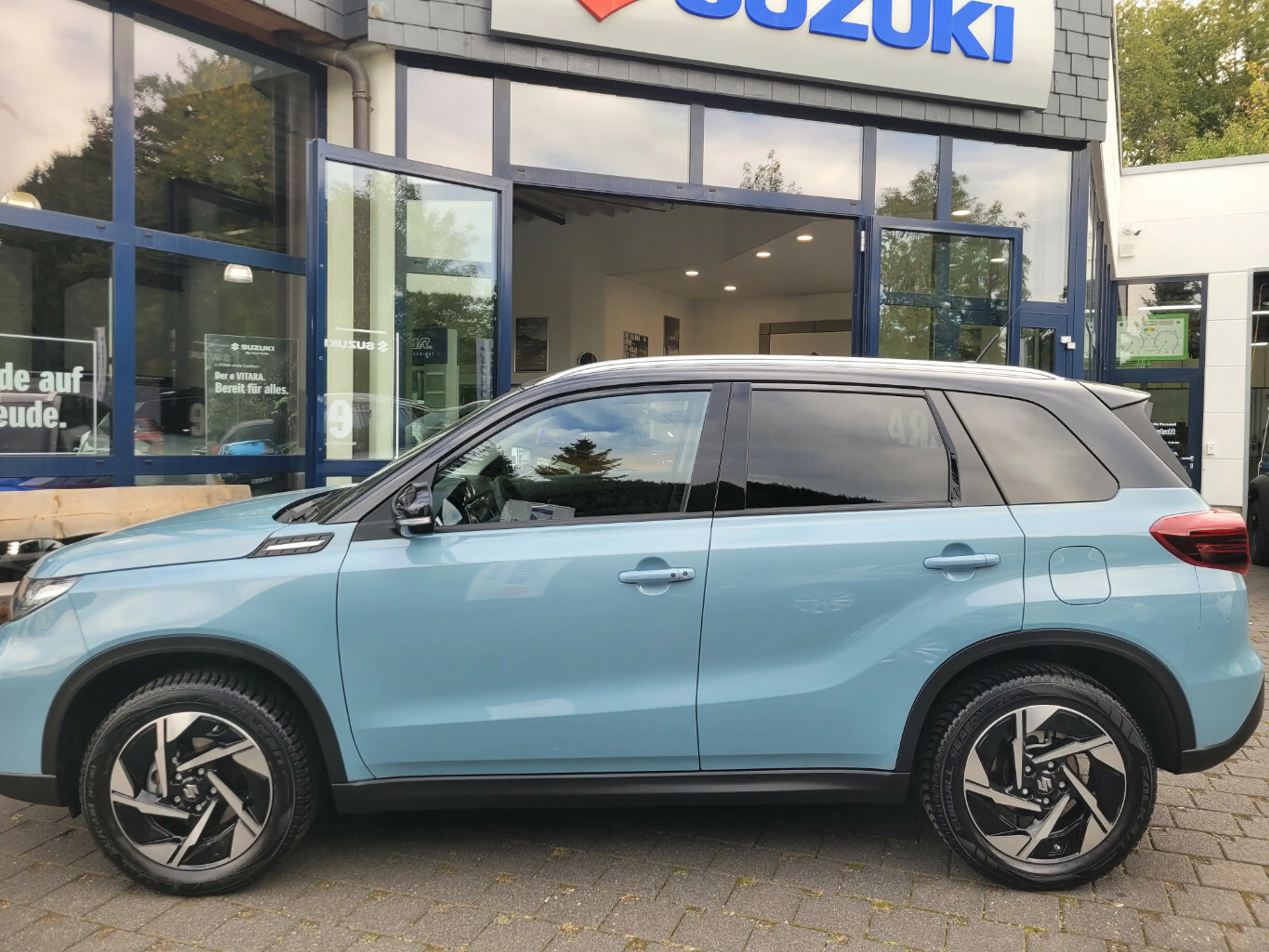 Suzuki Vitara 1.4 Mild-Hybrid Comfort+ 4x2*nur 5.200km*Pano*ACC* — photo 2