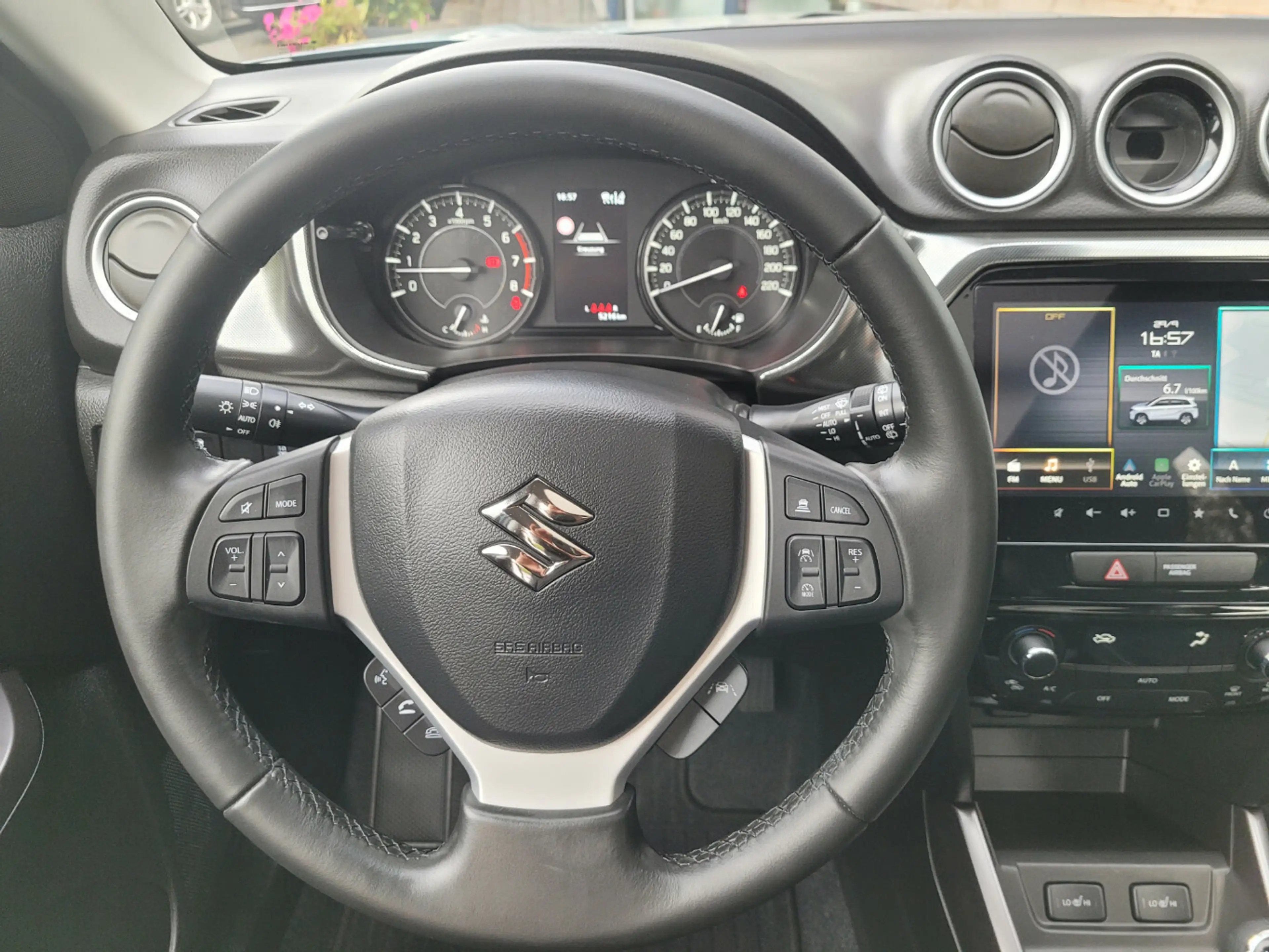 Suzuki Vitara 1.4 Mild-Hybrid Comfort+ 4x2*nur 5.200km*Pano*ACC* — photo 13