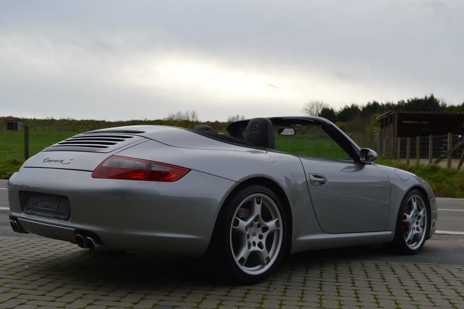 Porsche 911 997.1 Carrera S cabriolet 3.8i manual gearbox Zilver - 2