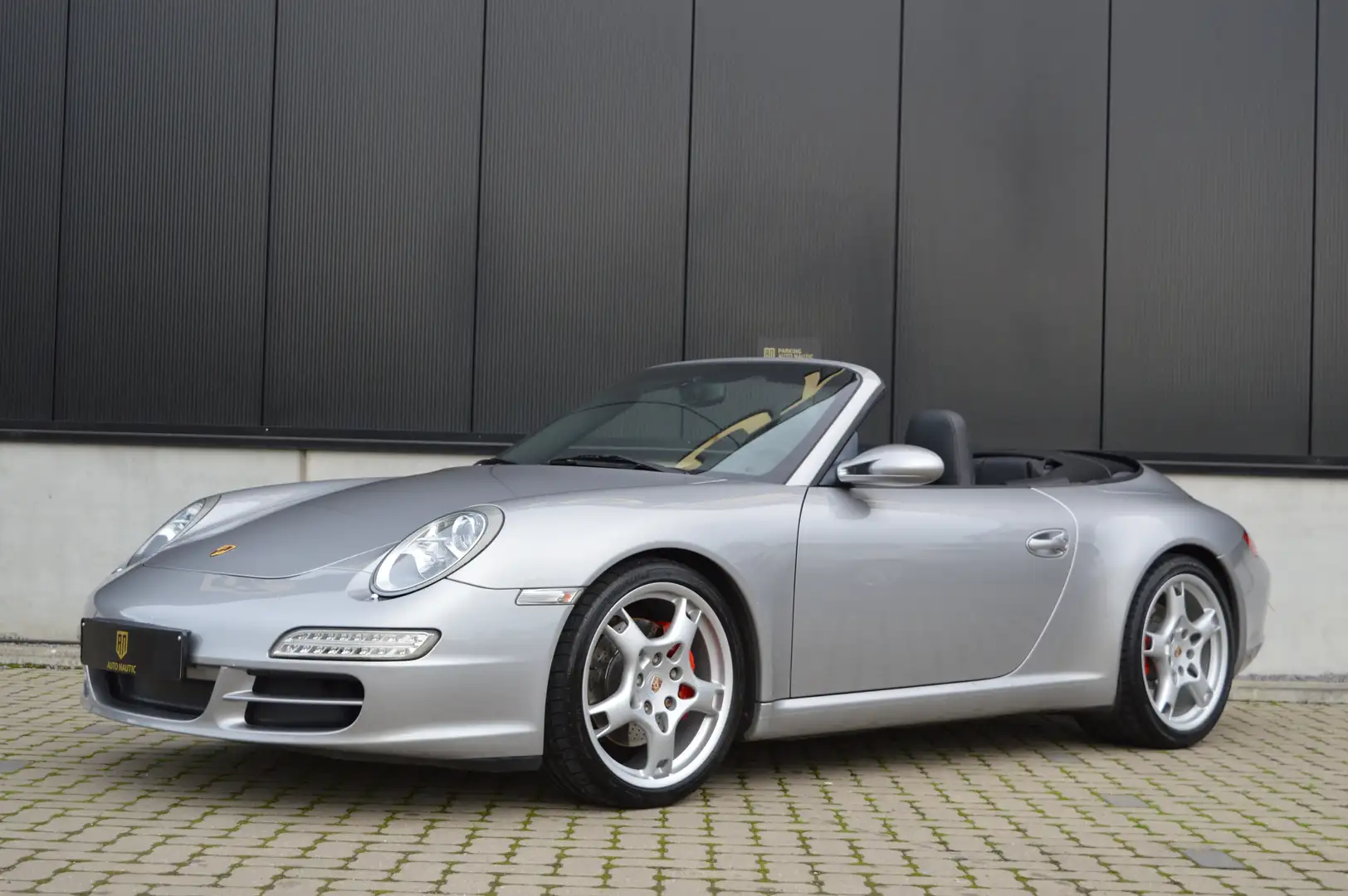 Porsche 911 997.1 Carrera S cabriolet 3.8i manual gearbox Zilver - 1