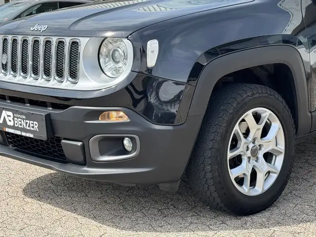Jeep Renegade view 10