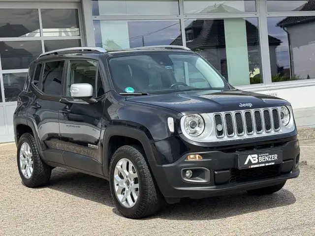 Jeep Renegade view 3