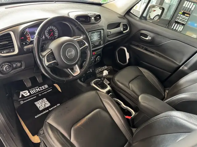 Jeep Renegade view 13
