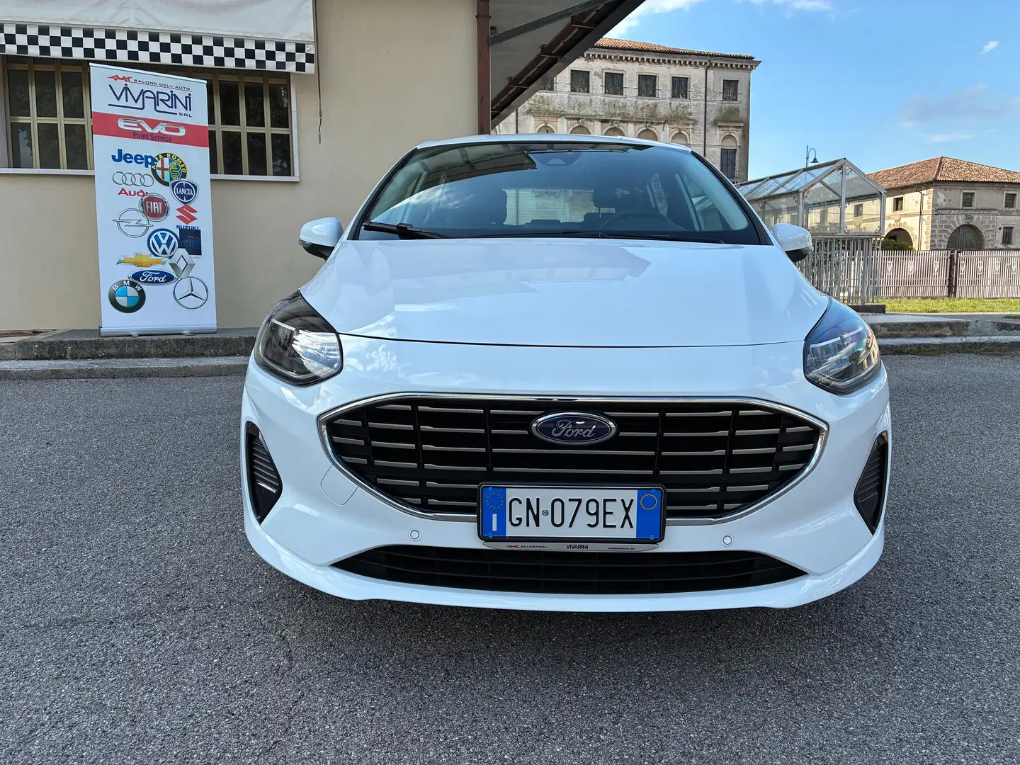 Ford Fiesta 1.1 75 CV Titanium + Comfort Pack PREZZO REALE Bianco - 2