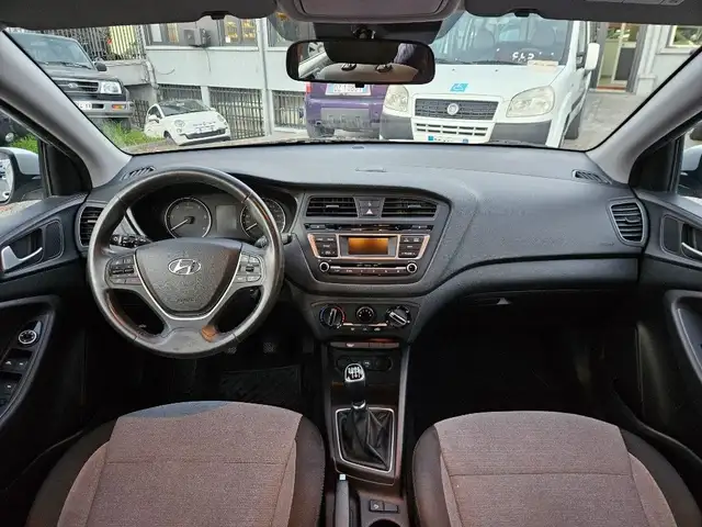 Hyundai I20 view 10