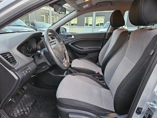 Hyundai I20 view 8
