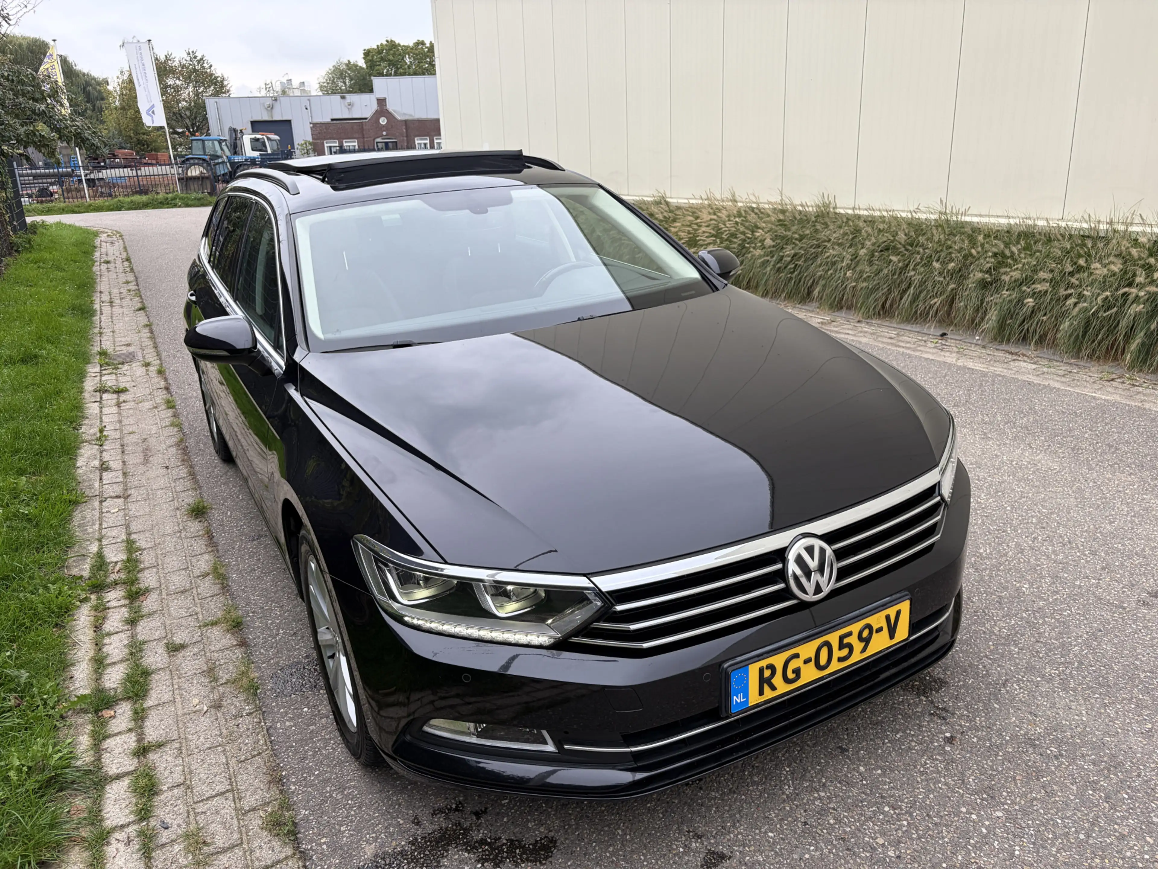 Volkswagen Passat Variant 1.4 TSI Highline Business R / AUTOMAAT / NAVI / CR — photo 29