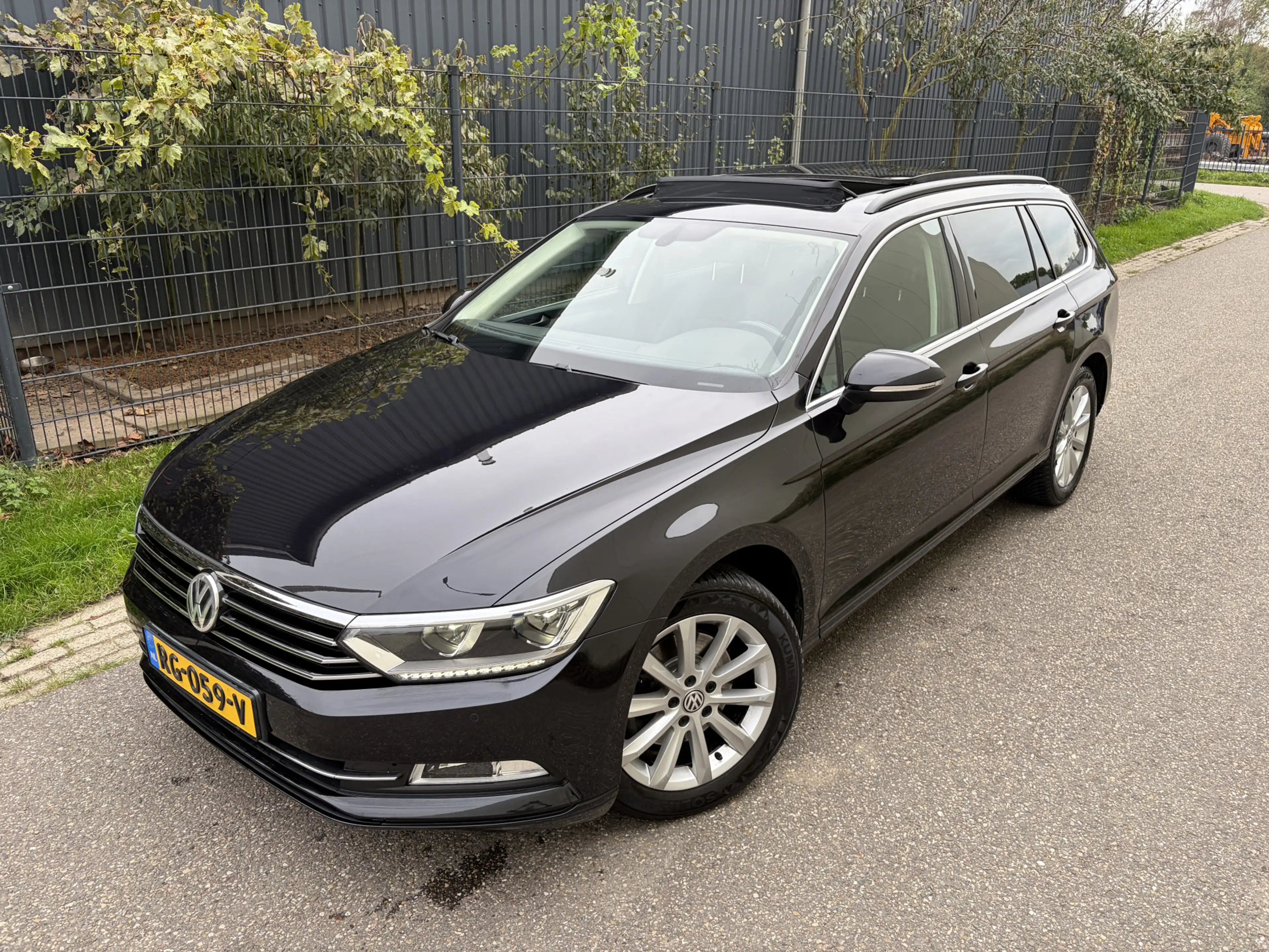 Volkswagen Passat Variant 1.4 TSI Highline Business R / AUTOMAAT / NAVI / CR — photo 2