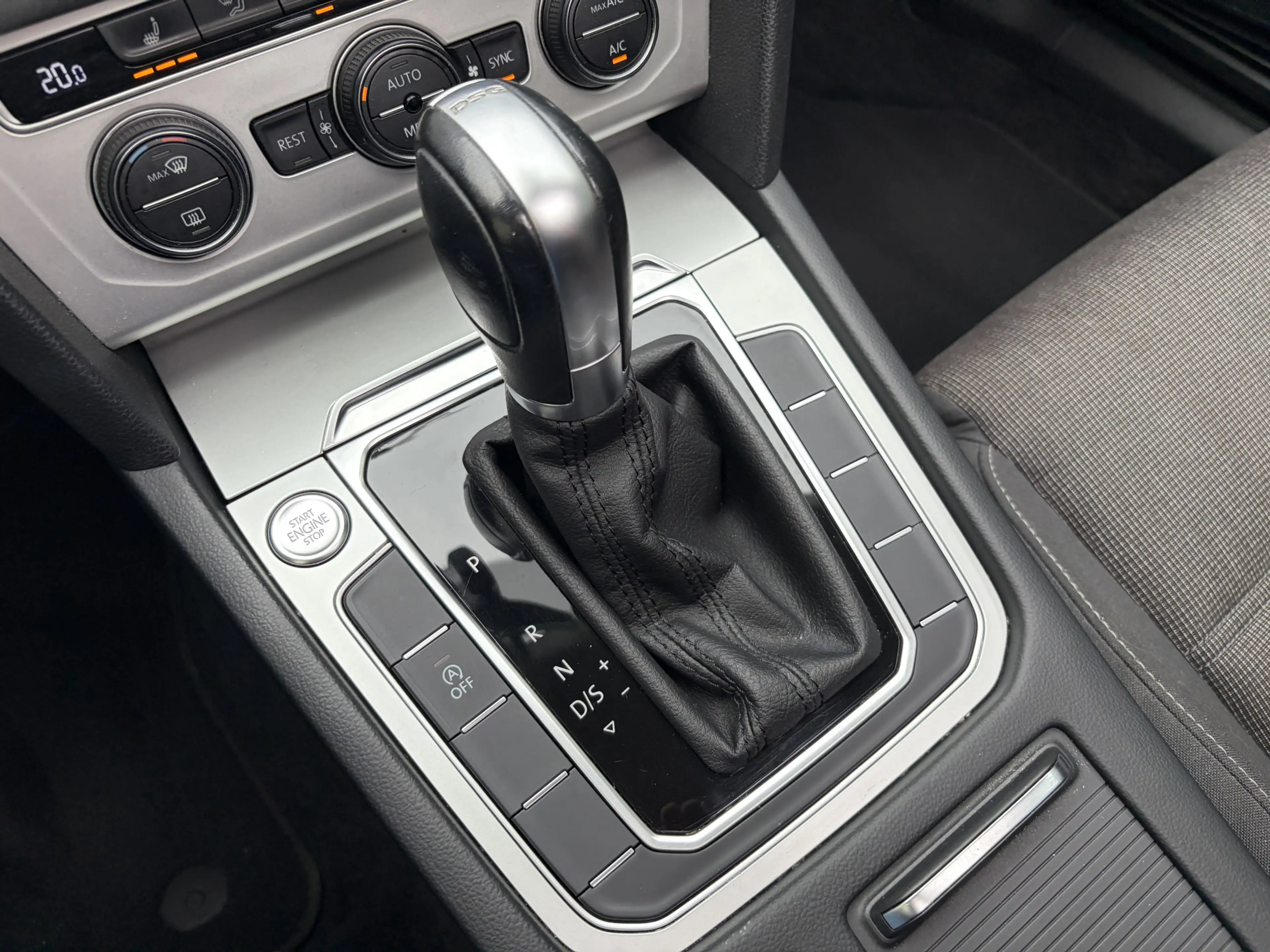 Volkswagen Passat Variant 1.4 TSI Highline Business R / AUTOMAAT / NAVI / CR — photo 14