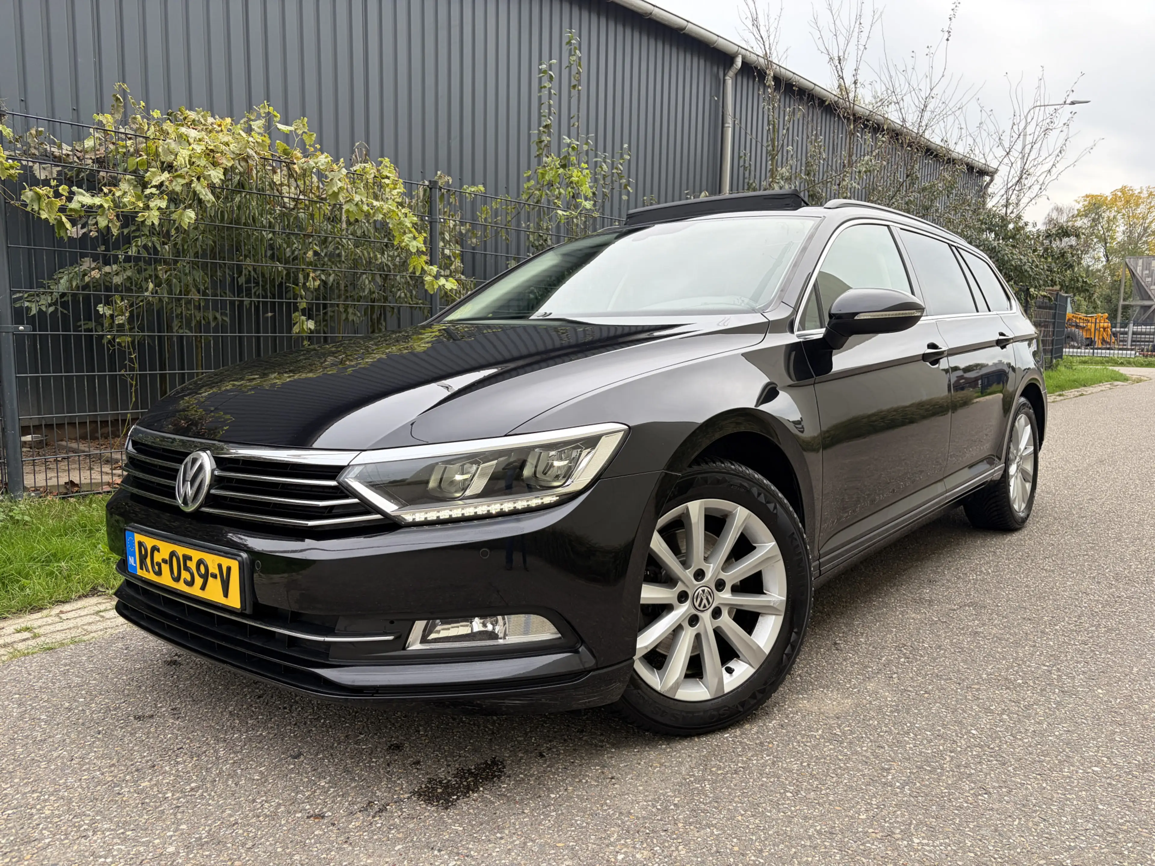 Volkswagen Passat Variant 1.4 TSI Highline Business R / AUTOMAAT / NAVI / CR
