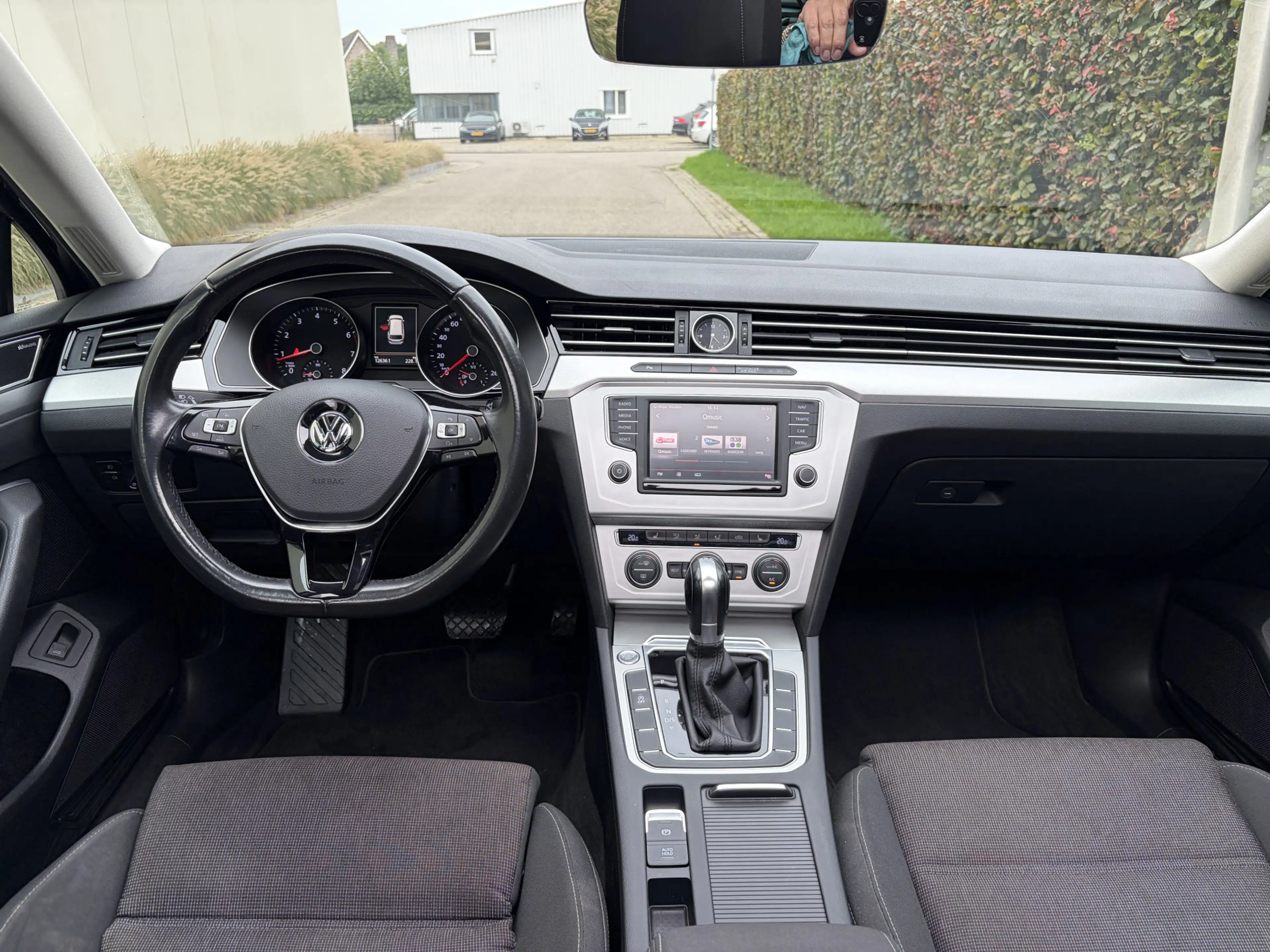 Volkswagen Passat Variant 1.4 TSI Highline Business R / AUTOMAAT / NAVI / CR — photo 3