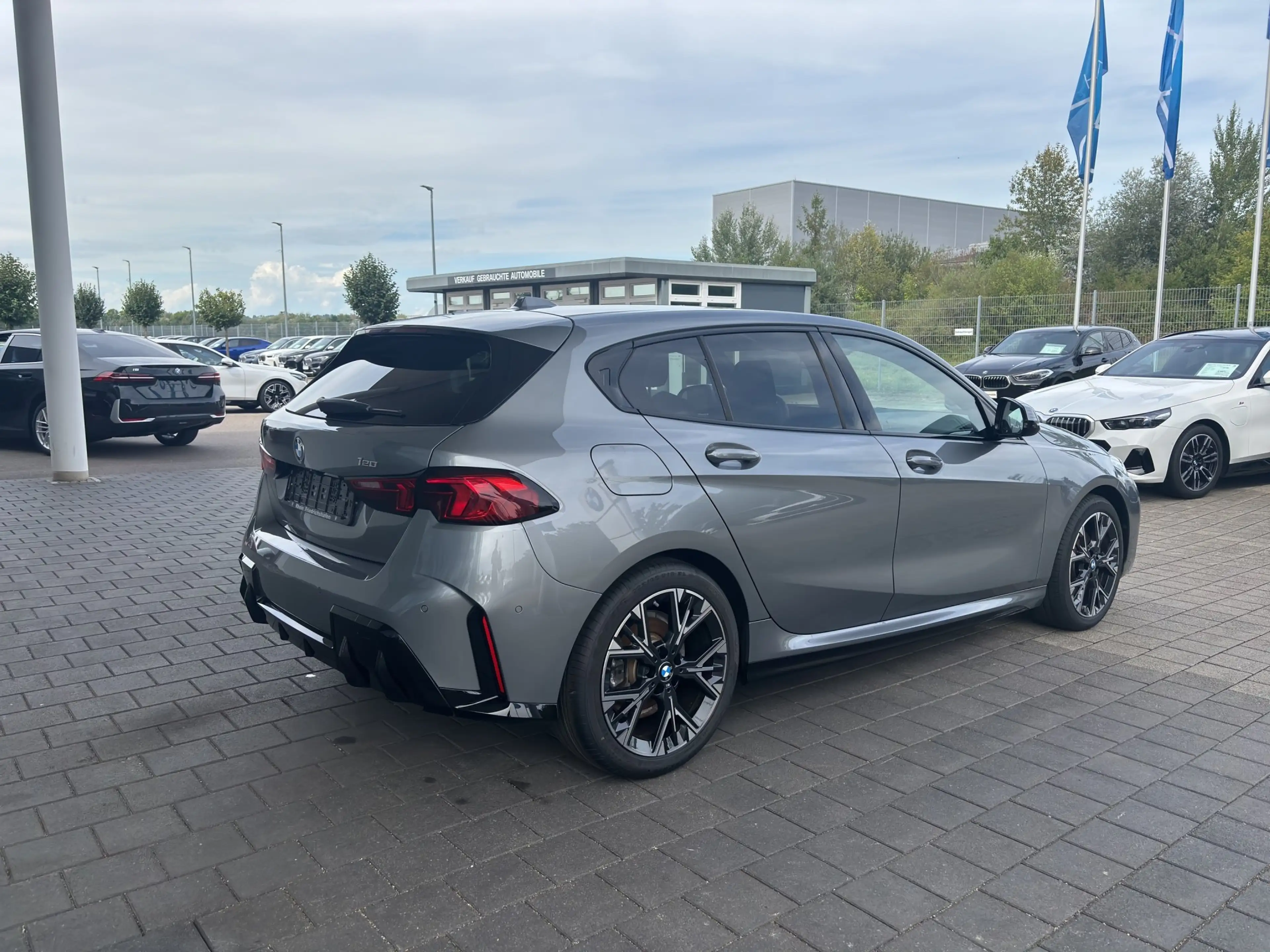 BMW 120 Limousine M Sport ACC AdLED Komfortzugang SH — photo 6