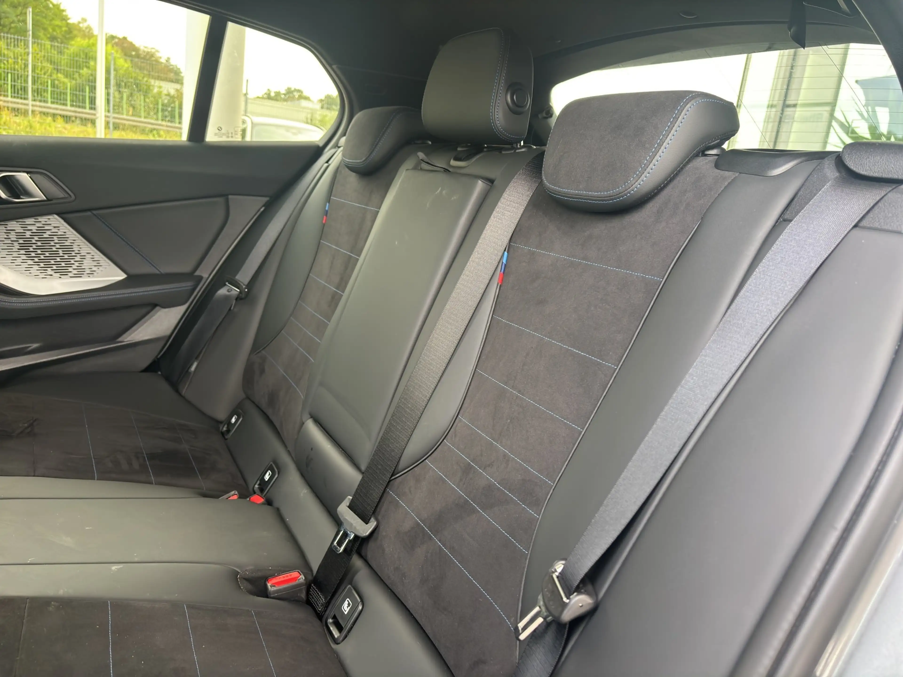 BMW 120 Limousine M Sport ACC AdLED Komfortzugang SH — photo 8