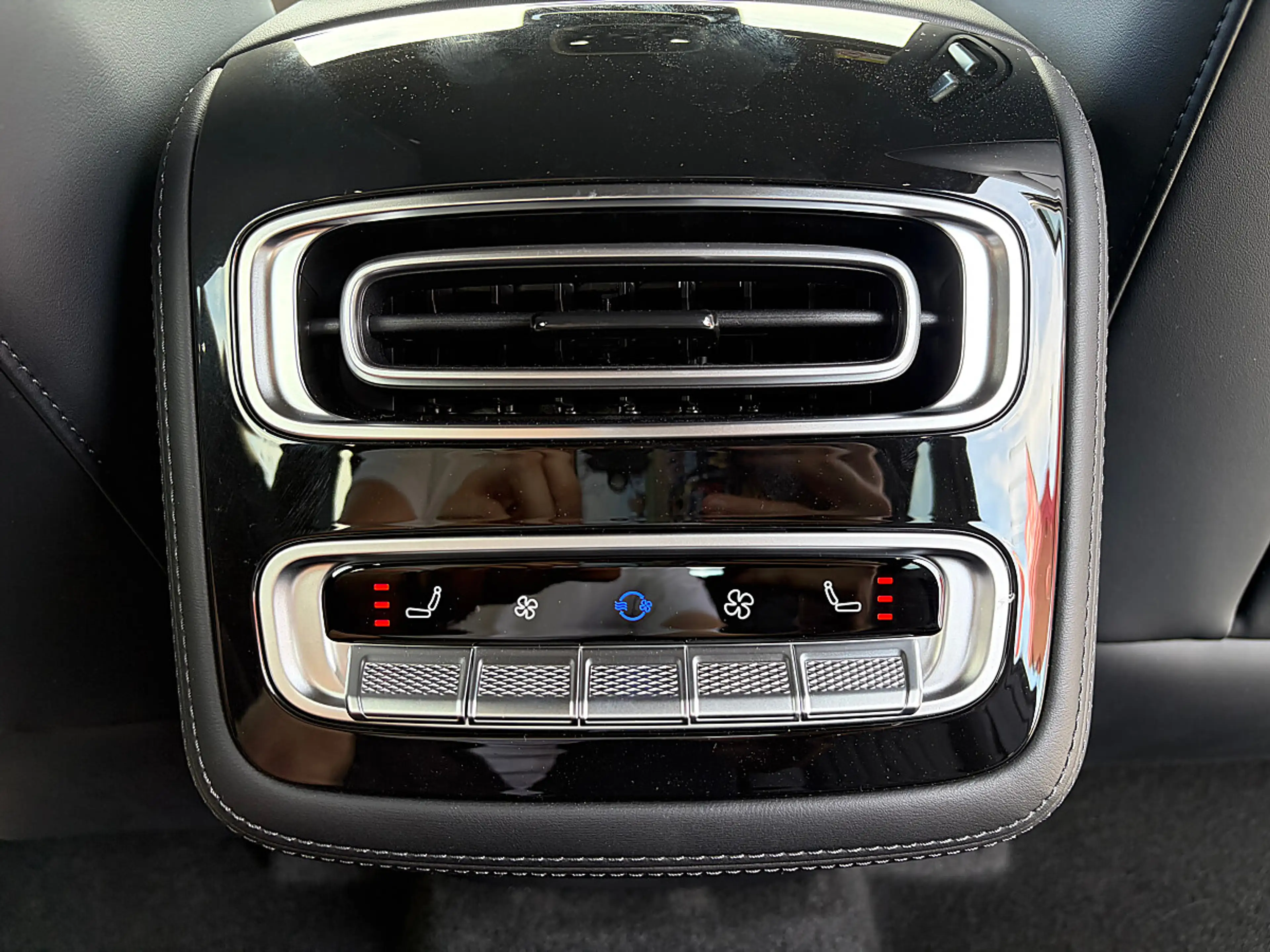 Omoda 9 PHEV 1.5TGDi Premium Line AWD — photo 13