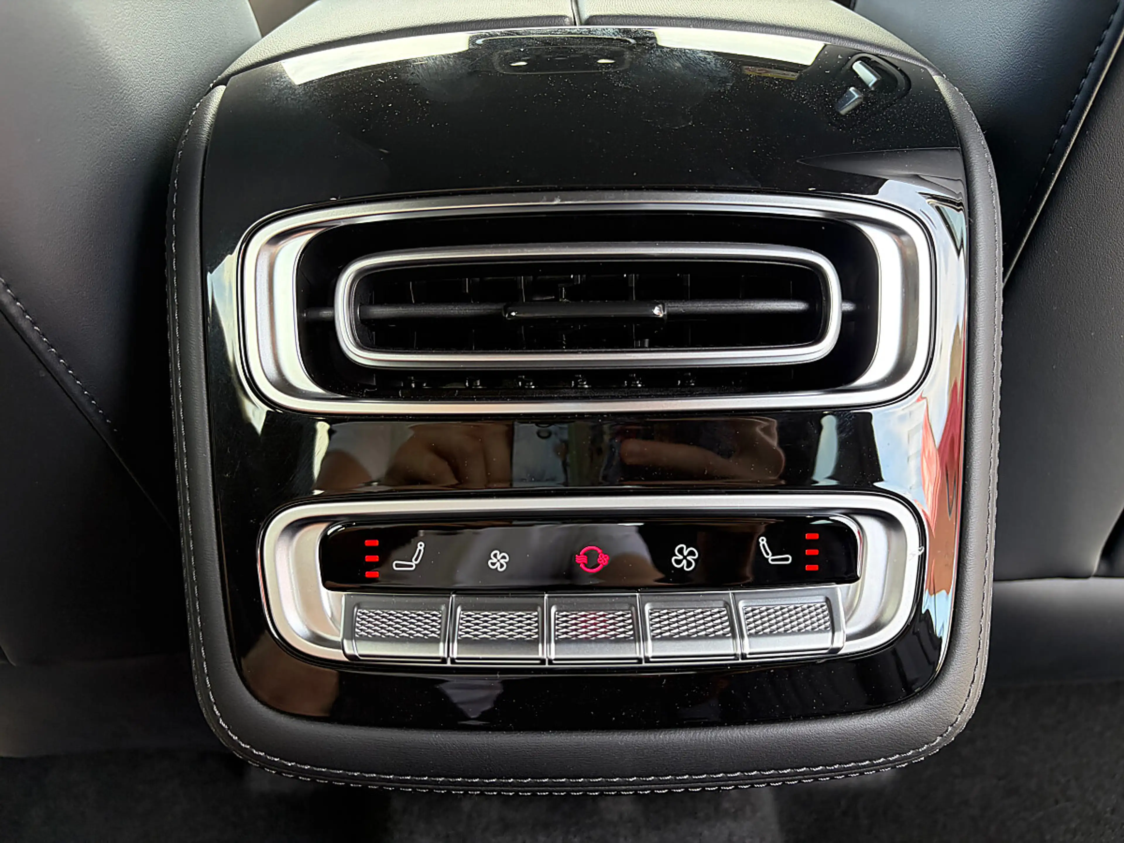 Omoda 9 PHEV 1.5TGDi Premium Line AWD — photo 14
