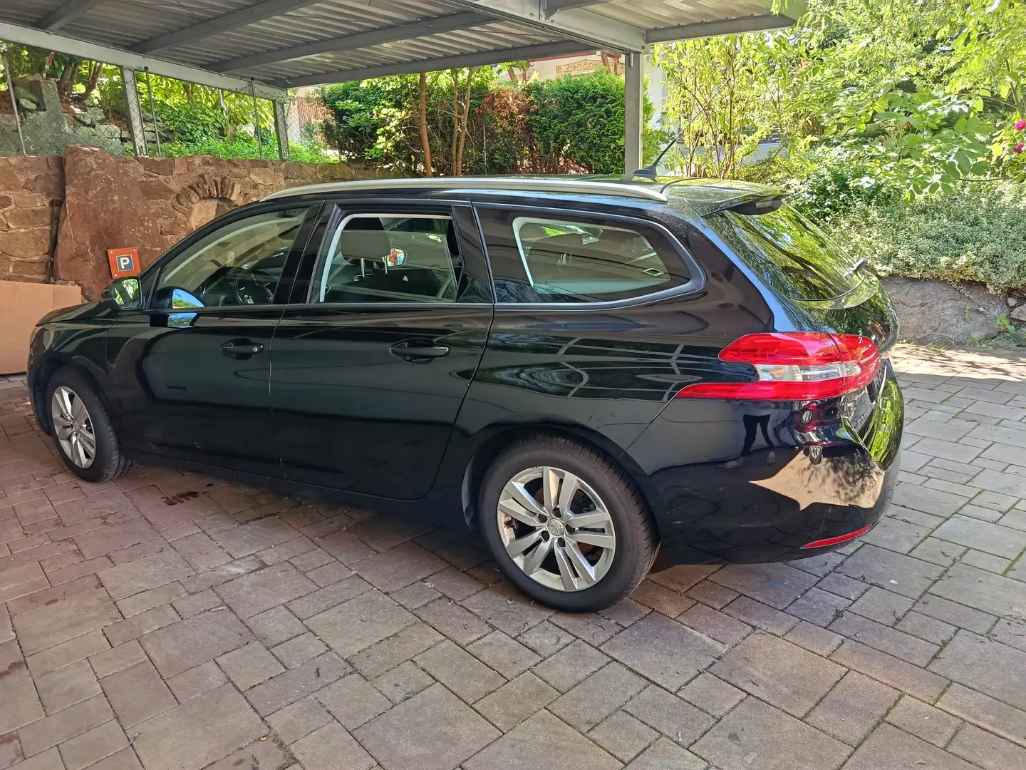 Peugeot 308 SW PureTech 130 GPF EAT8 Stop Schwarz - 2