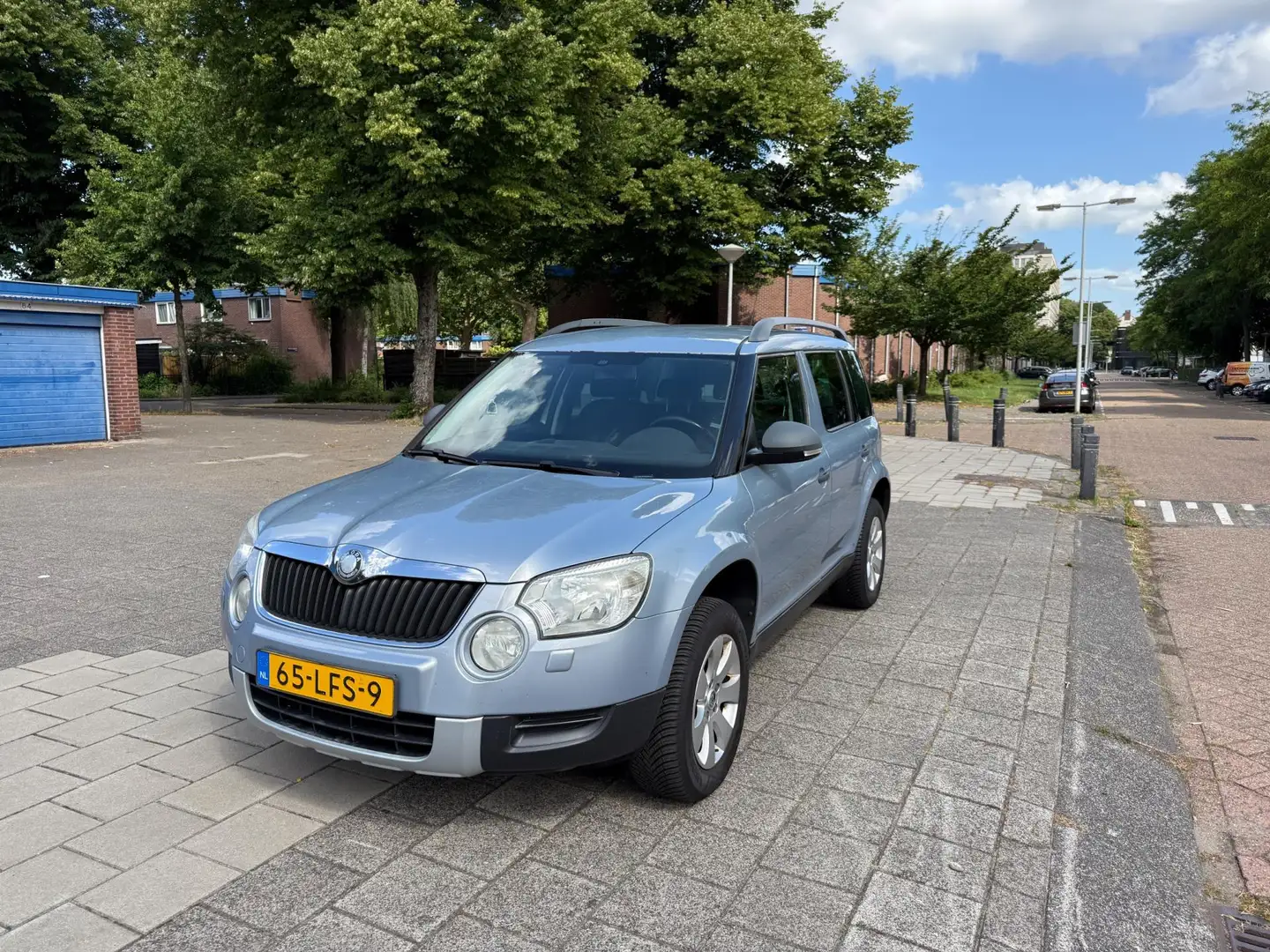Skoda Yeti 1.2 TSI Active Plus Airco APK 01-2026 Blauw - 1