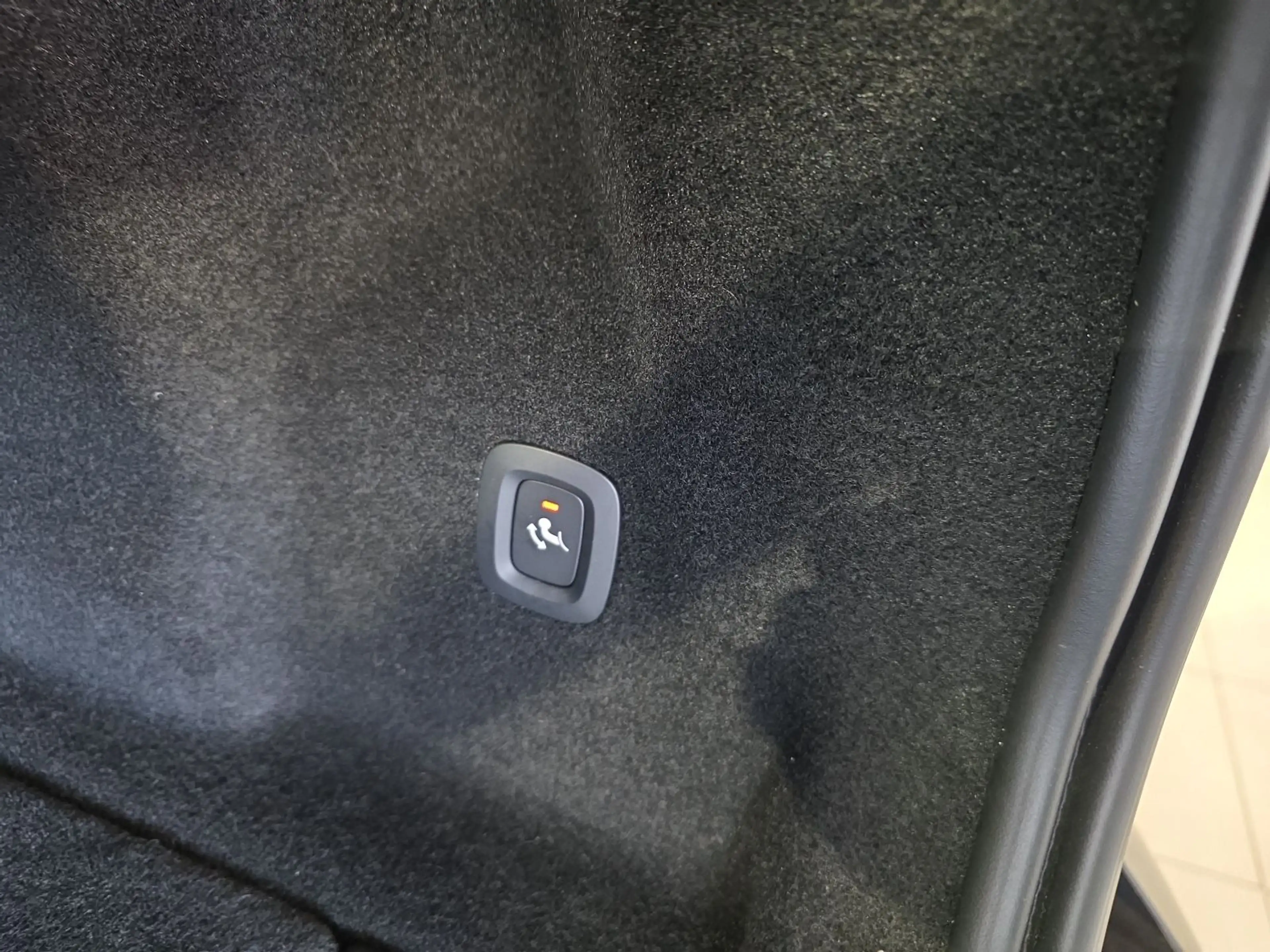 Volvo XC60 B5 Inscription ACC AHK Sitzbelüftung 360° — photo 15