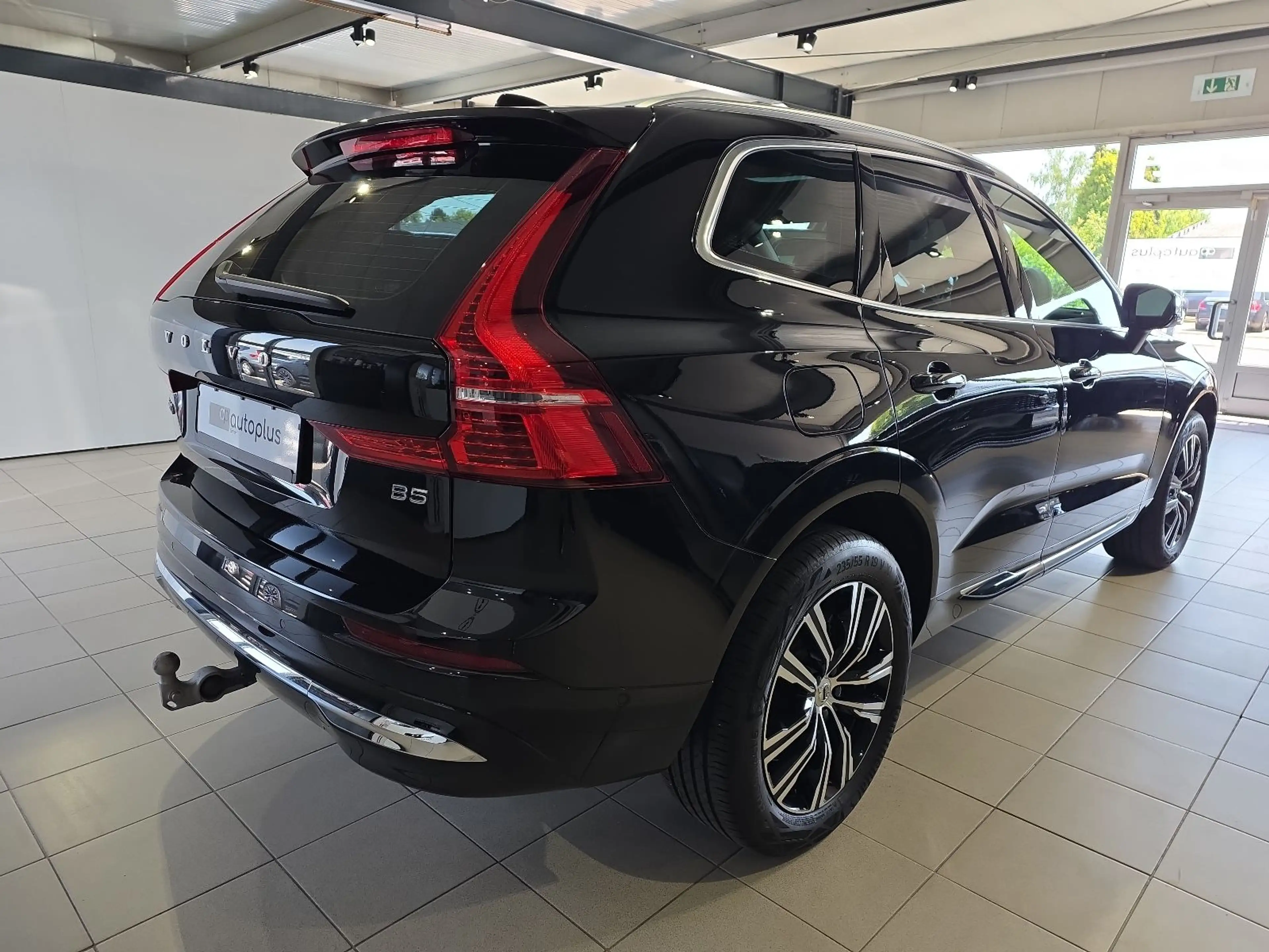 Volvo XC60 B5 Inscription ACC AHK Sitzbelüftung 360° — photo 6