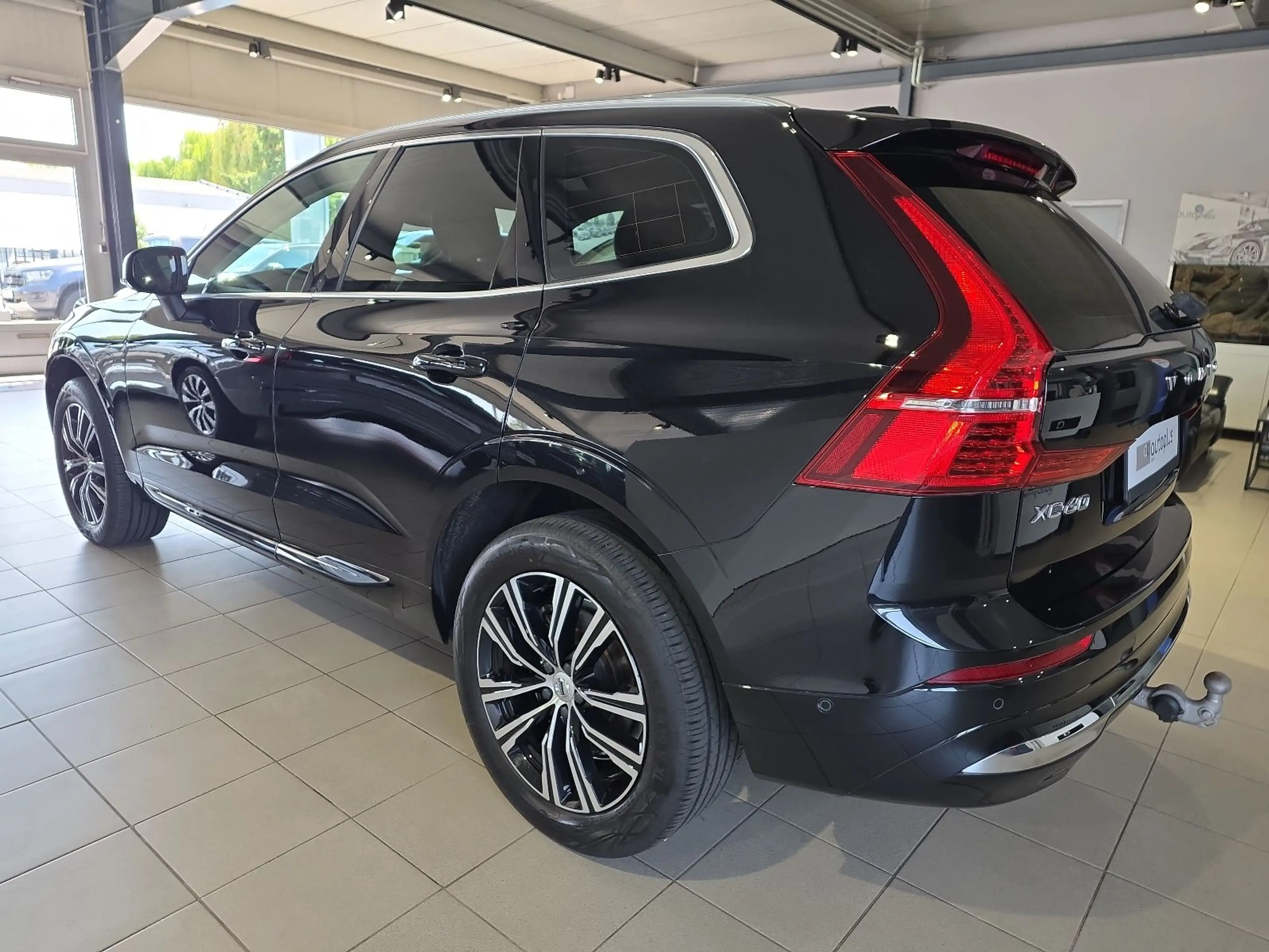 Volvo XC60 B5 Inscription ACC AHK Sitzbelüftung 360° — photo 10