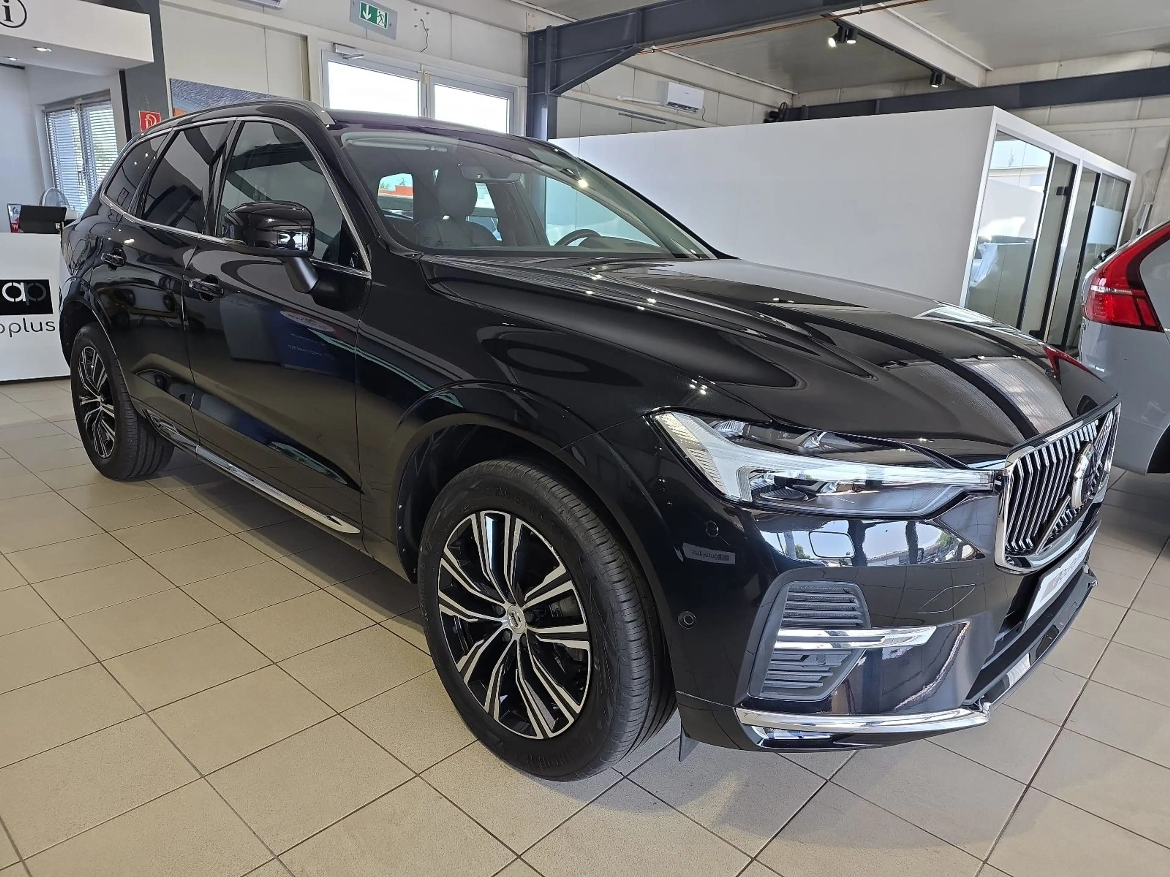 Volvo XC60 B5 Inscription ACC AHK Sitzbelüftung 360° — photo 5