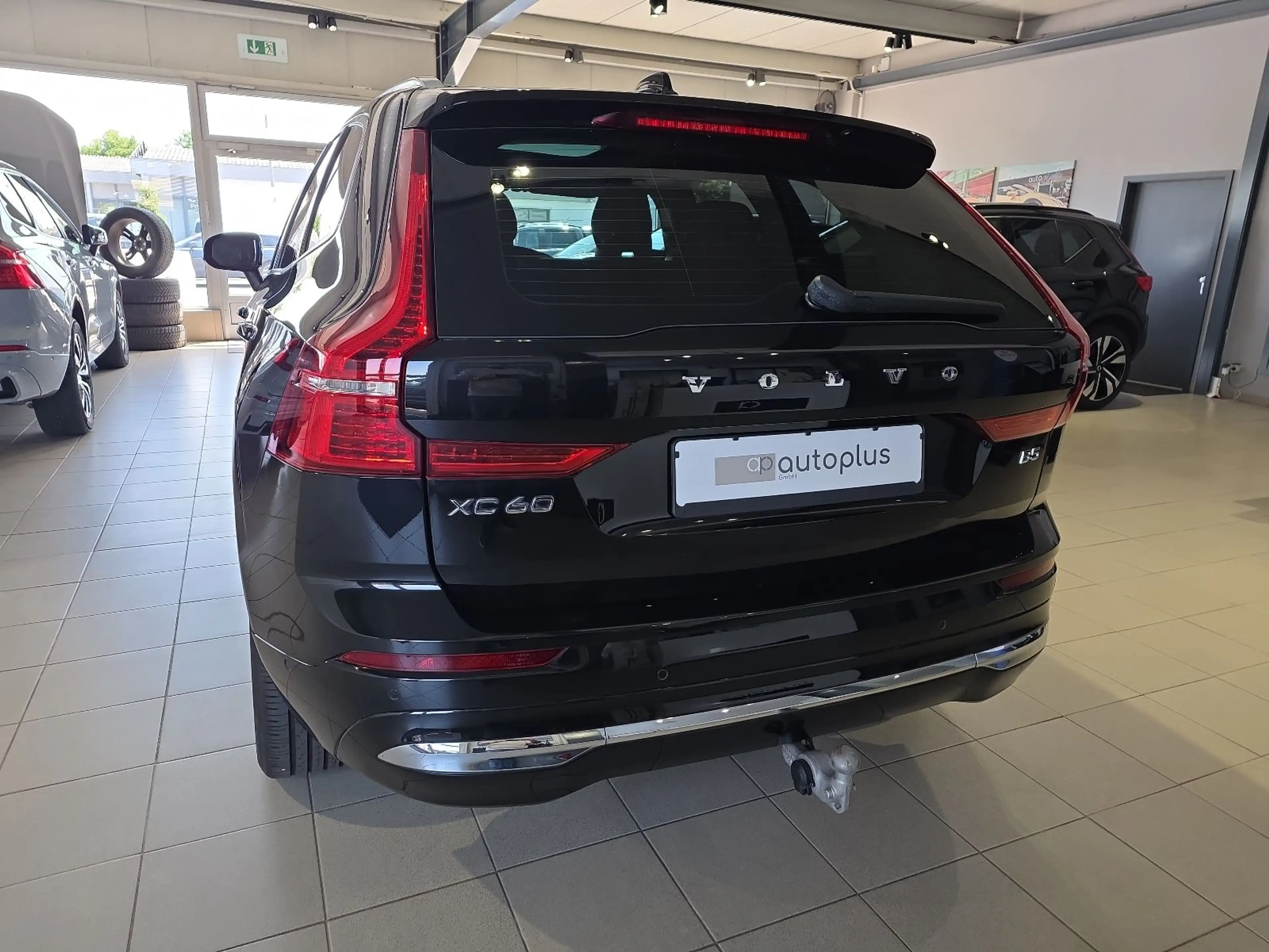 Volvo XC60 B5 Inscription ACC AHK Sitzbelüftung 360° — photo 9