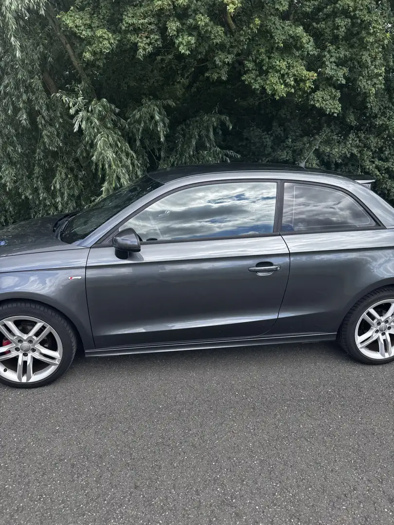 Audi A1 1.2 TFSI S line Sportpaket - 2