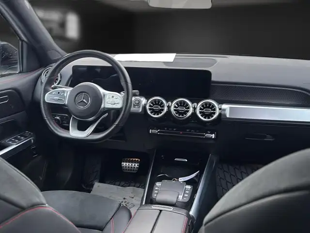 Mercedes-Benz GLB view 14