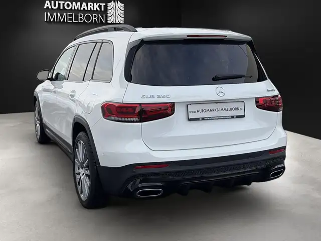 Mercedes-Benz GLB view 7