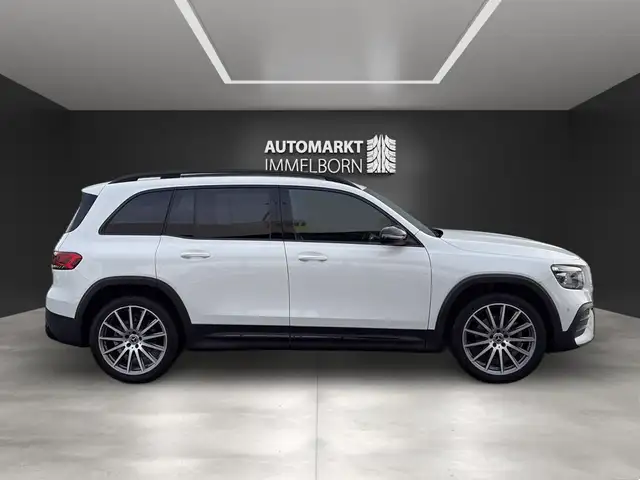 Mercedes-Benz GLB view 9