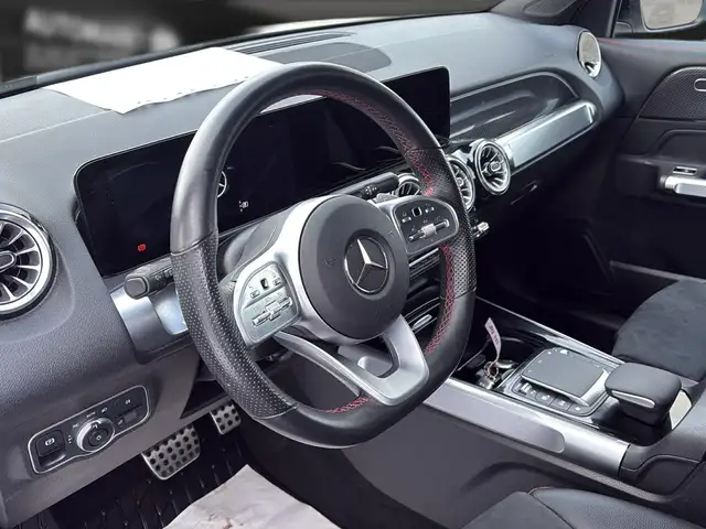Mercedes-Benz GLB view 15