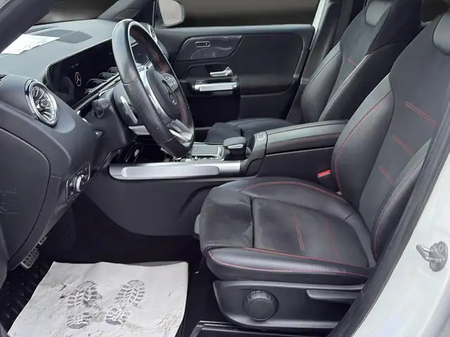 Mercedes-Benz GLB view 12