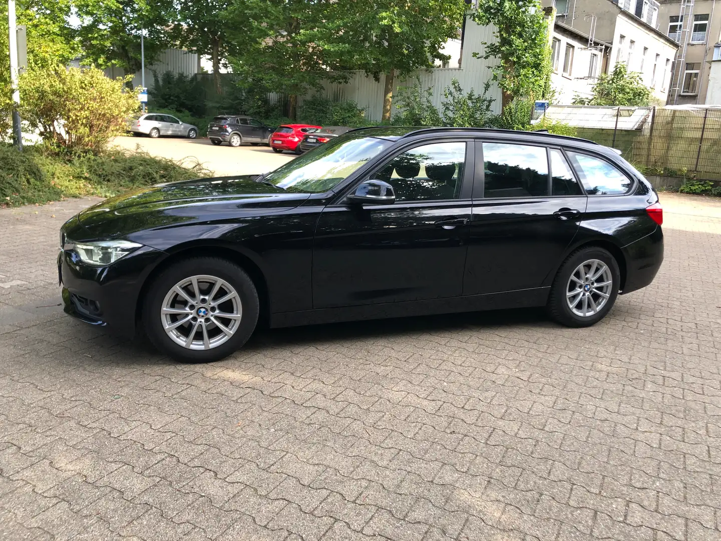 BMW 318 d Advantage Schwarz - 2