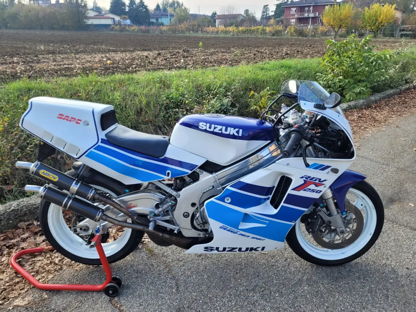 Suzuki RGV 250 R Bianco - 1
