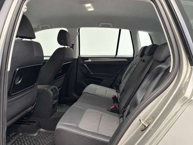 Volkswagen Golf Sportsvan — photo 15