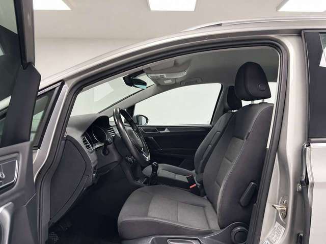 Volkswagen Golf Sportsvan — photo 11