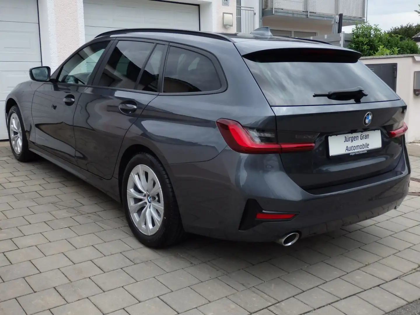 BMW 320 d Touring Aut ACC RKam ParkAss Akustik FL-Ass Gris - 2