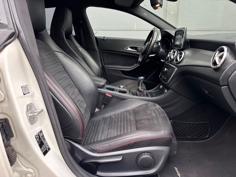 Mercedes-Benz CLA 180 AMG Line Navi Xenon Shz — photo 9