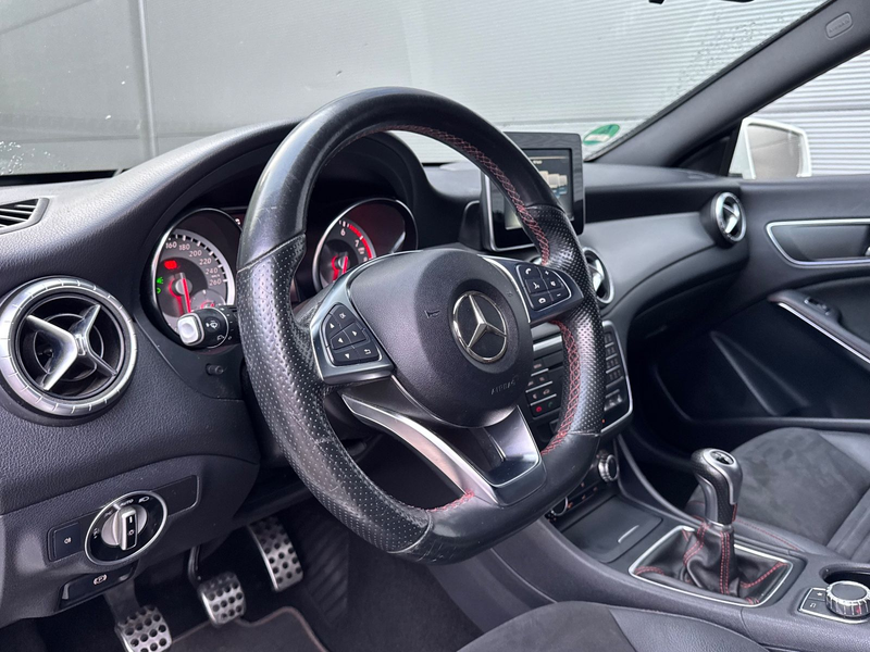 Mercedes-Benz CLA 180 AMG Line Navi Xenon Shz — photo 11