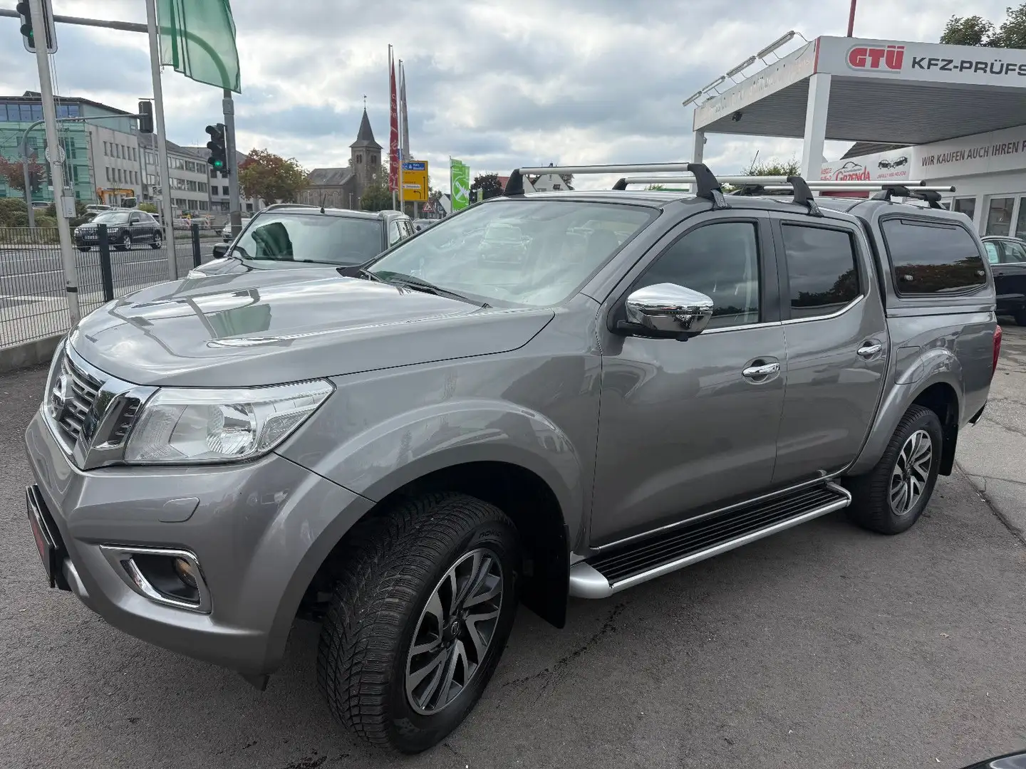 Nissan Navara NP300 N-Connecta DoubleCab 4x4 *1.Hd*360° Grau - 1