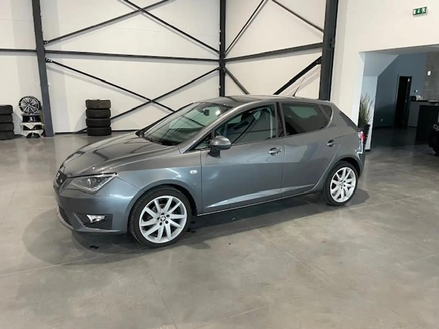 SEAT Ibiza Ibiza 1.2 TSI (Ecomotive) Start Gris - 2