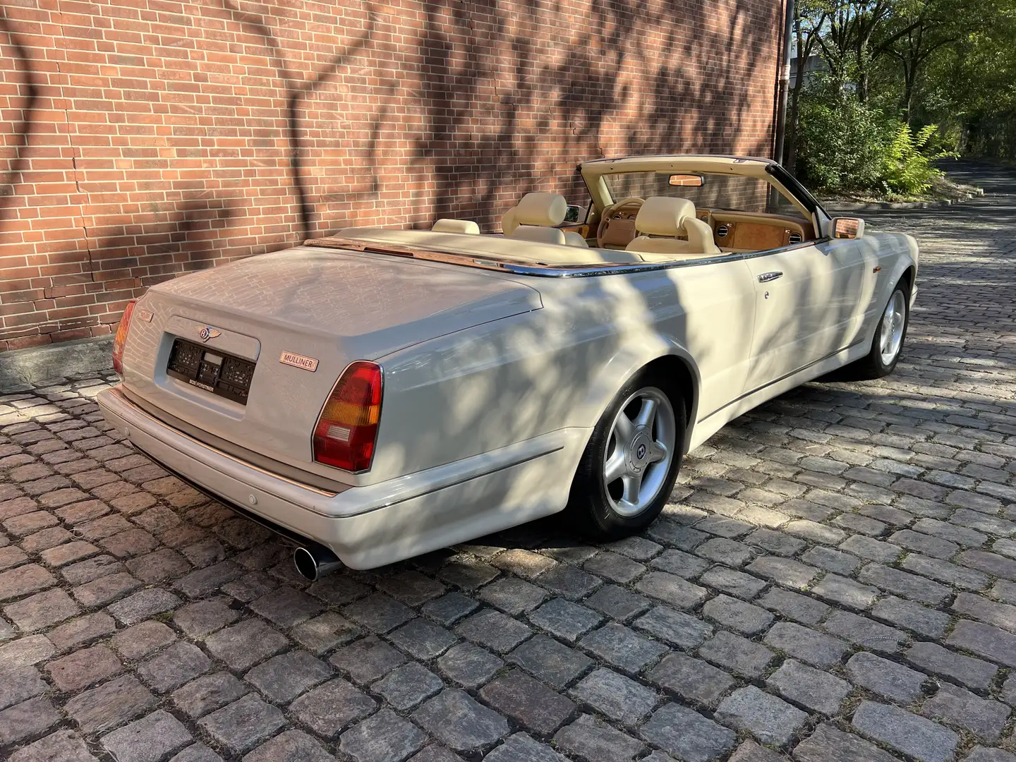Bentley Azure Mulliner Widebody 1 of 28 Beige - 2