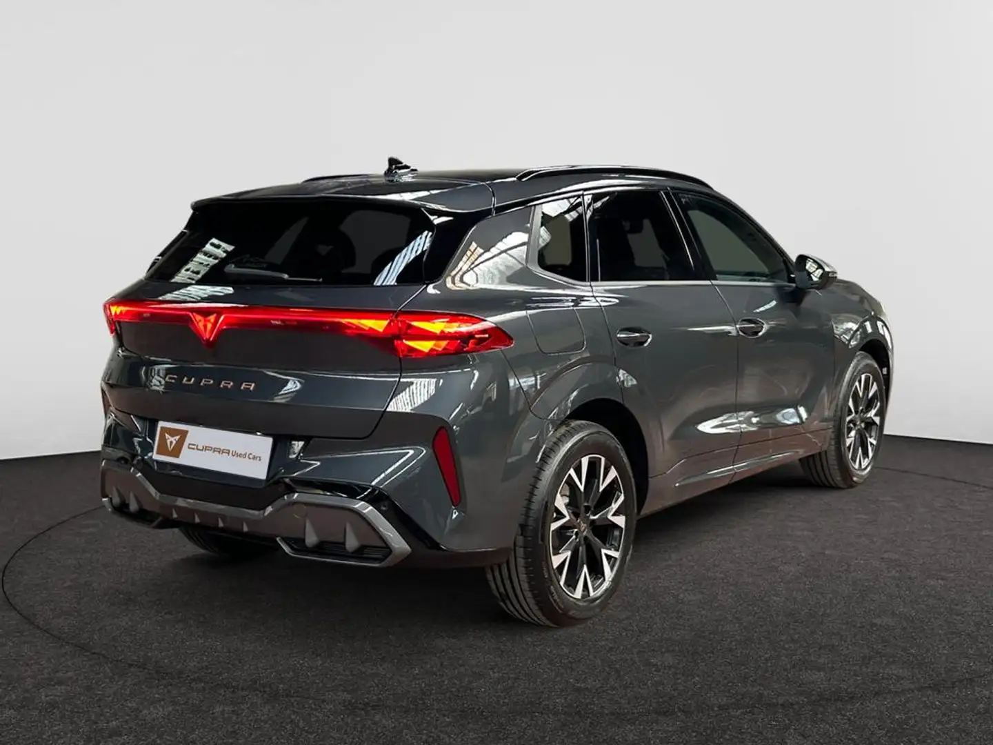 CUPRA Terramar Business 1.5e-HYBRID 150kW(204cv) DSG6 Plug-in Hyb Gris - 2